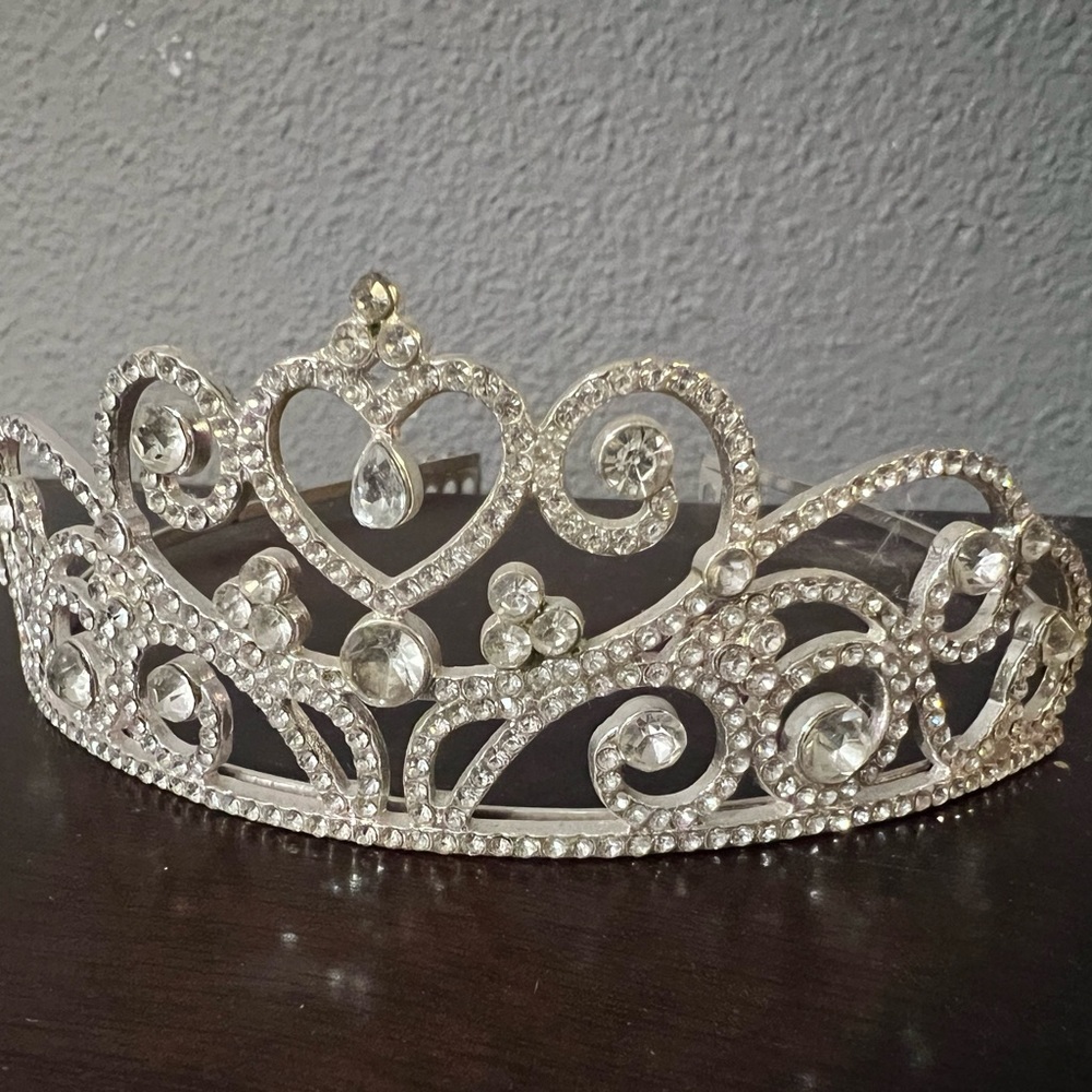 Tiara - Picture 3 of 4